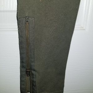 Olive American Eagle zip leggings.